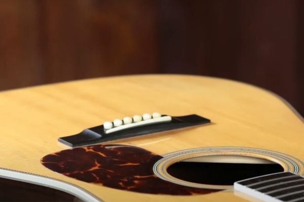 How To Clean Acoustic Guitar Body_ 